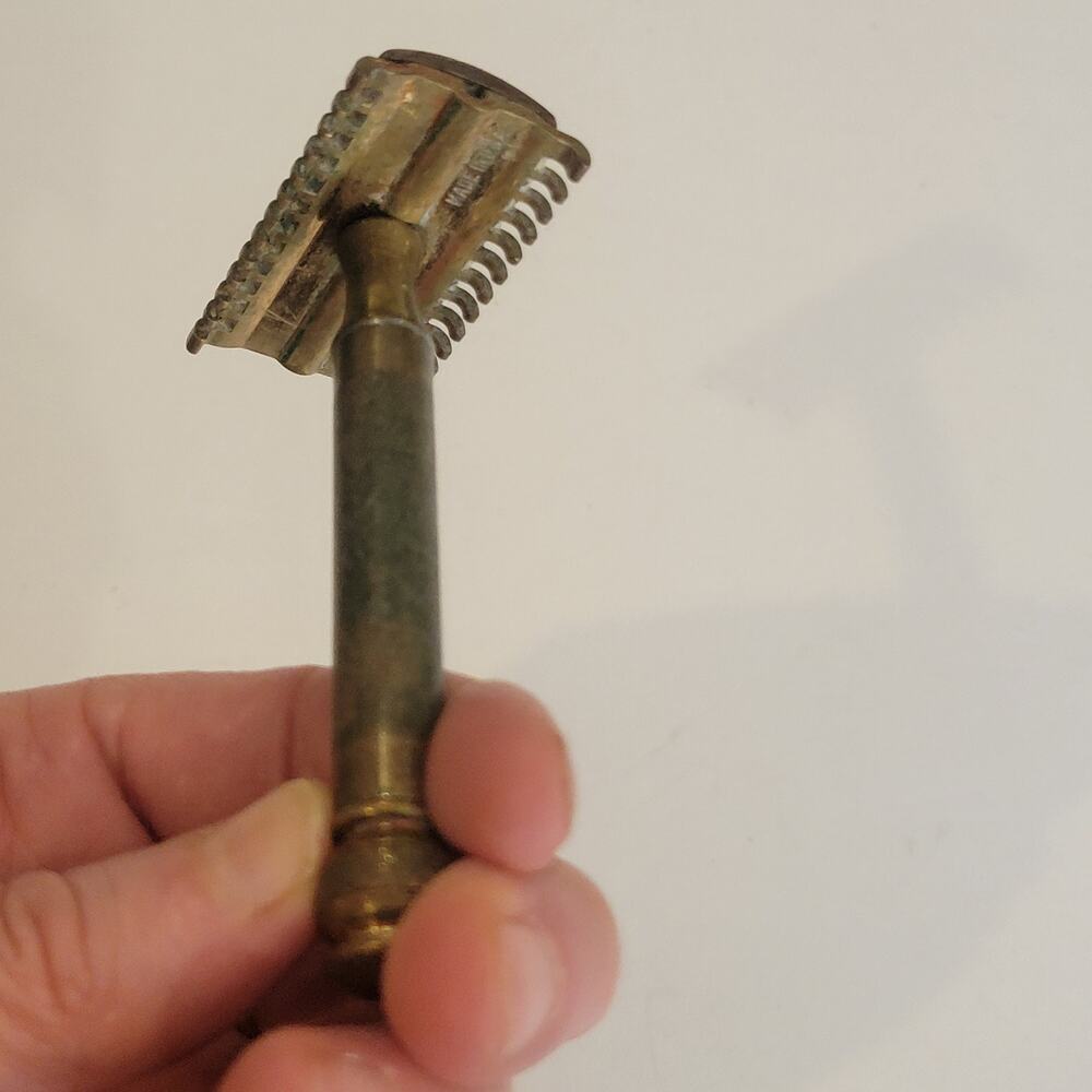 Antique Gillette Safety Razor gold tone Made in USA pat date jan 13, 1920